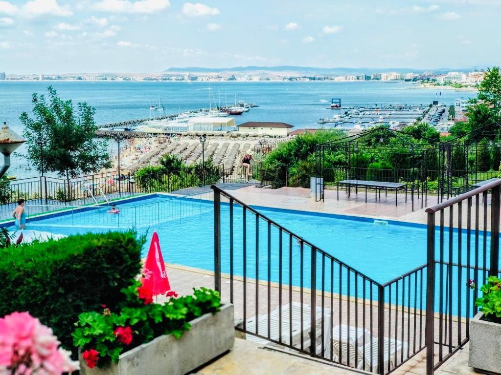 Dolce Vita Sea View Apartment Sveti Vlas Eksteriør billede