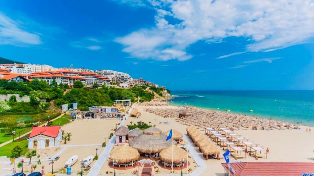 Dolce Vita Sea View Apartment Sveti Vlas Eksteriør billede
