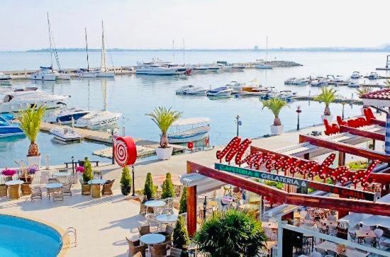 Dolce Vita Sea View Apartment Sveti Vlas Eksteriør billede