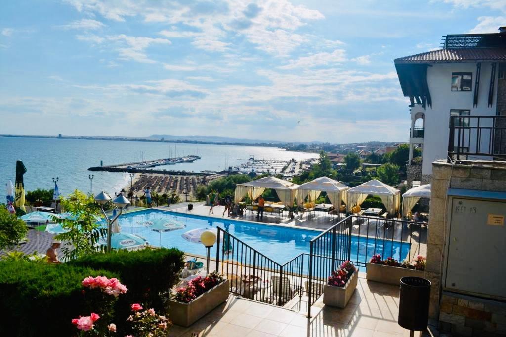 Dolce Vita Sea View Apartment Sveti Vlas Eksteriør billede