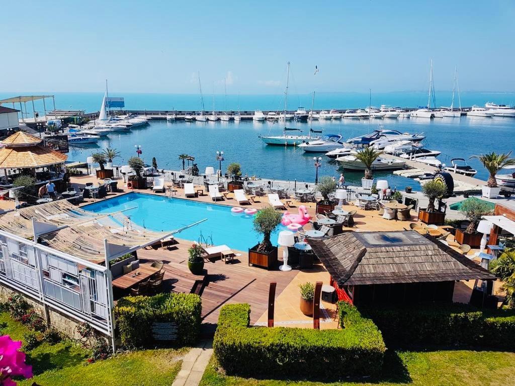 Dolce Vita Sea View Apartment Sveti Vlas Eksteriør billede